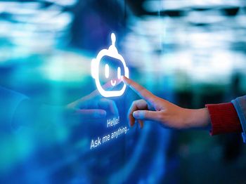 KI_Chatbot_Interaktion_Touchscreen