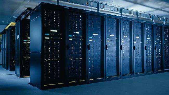 KI_Serverrack_Nahaufnahme