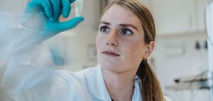 Krankenhaus_Laboranalyse_Probe