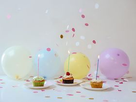 Kuchen Geburtstag Jubiläum Konfetti Party