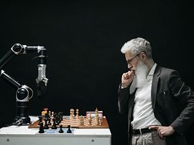 Künstliche Intelligenz KI Roboter Schach Schachzug