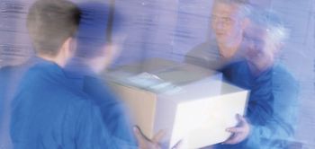 Lagerhalle Lager E-Commerce Männer arbeiten