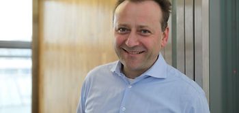 Laurenz Menzinger_Menzinger Personalberatung_Lach-Yoga-Coach