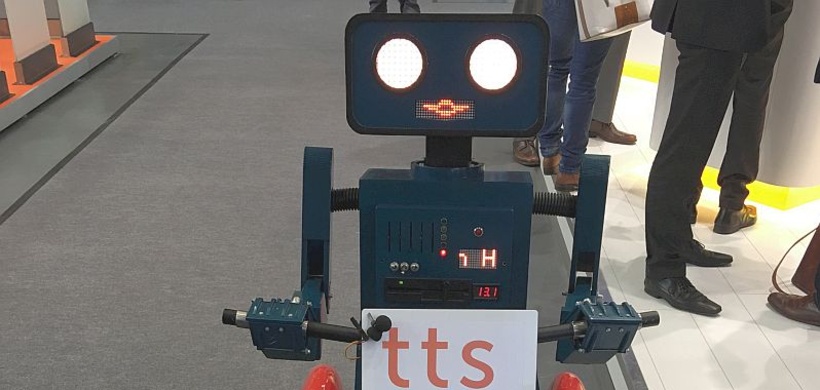 Learntec 2017 Roboter auf Fahrrad