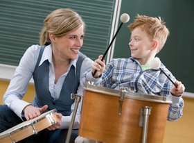 Lehrerin und Schüler