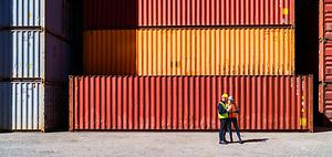 Lieferkett_bunte Container