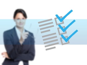 Liste Abhaken Forderungen Frau Haken