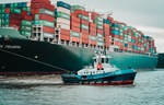 Logistik Containerschiff Schlepper