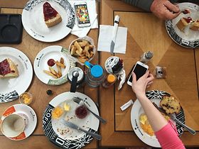 Lunch and Learn: Gemeinsam Mittagessen und voneinander lernen