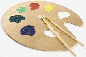 Malerpalette mit Farben und Pinsel