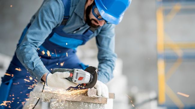 Bau Bauarbeiter Helm Hochbau Indoor