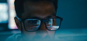 Mann mit Brille