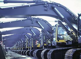 Mehrere nebeneinanderstehende Bagger