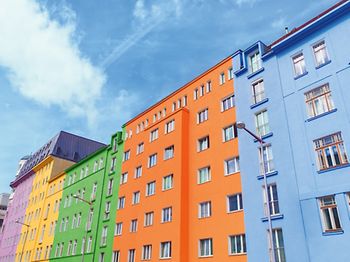 Mehrfamilienhaus Farben Sanierung