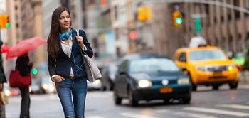 New York City Frau Lifestyle Taxi Autos 