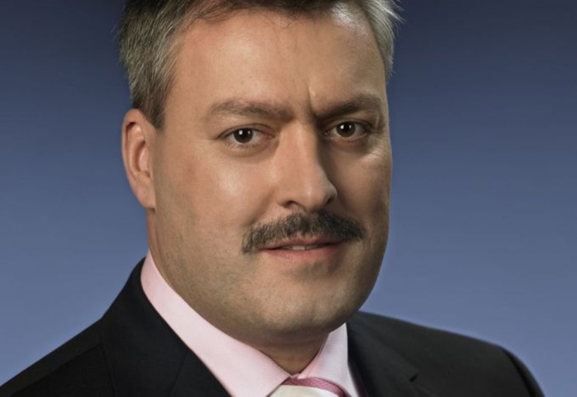 Michael Mertin ist Vorstandsvorsitzender der JENOPTIK AG in Jena.