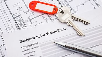Mietvertrag für Wohnraum Schlüssel Stift Grundriss