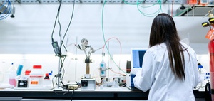 MINT-Report 2025: Fachkräftemangel auf hohem Niveau