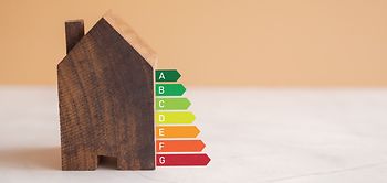 Modell Haus mit Energieskala