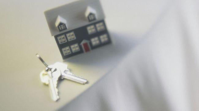 Modellhaus Tisch Tischtuch Schlüssel