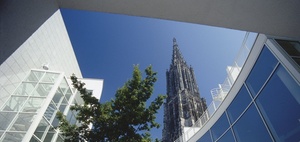 Dynamische Bezugnahmeklausel bindet nicht kirchlichen Arbeitgeber