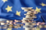 Münzen Geld Geldpolitik Euroraum Europa-Flagge