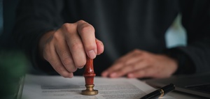 Grunderwerbsteuerrechtliche Anzeigepflicht eines Notars