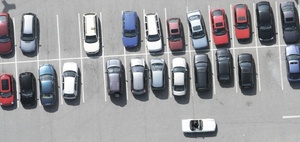 BGH: Rechts vor links gilt nicht auf Parkplätzen