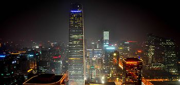 Peking Wolkenkratzer bei Nacht
