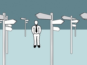 Person mit vielen Wegschildern