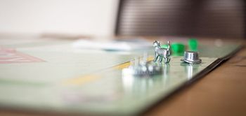 Monopoly Spielbrett Brettspiel Schreibtisch Bürostuhl