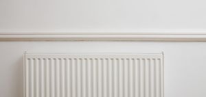 Radiator Heizkörper Heizung weiß Ausschnitt Wohnung