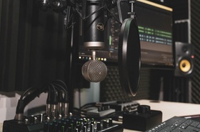 Radio Moderator Studio
