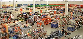 Real_SB-Warenhaus_Innenansicht