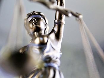 Recht_und_Urteil_Justitia_Figur_Detailaufnahme