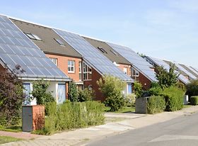 Reihenhäuser mit Solarzellen