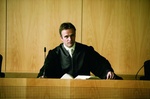 Richter im Gerichtssaal
