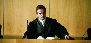 Deutsche Strafrichter fordern Einschränkungen der Verteidigung 