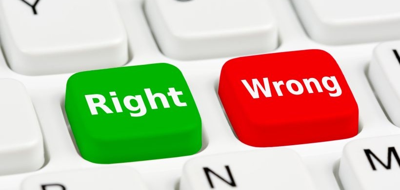 Right and Wrong buttons on a computer keyboard.