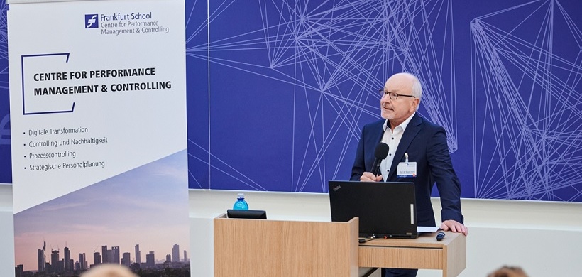 Robald Gleich bei der 3. Jahreskonferenz "Performance Management & Controlling"
