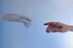 Roboter Hand und menschliche Hand