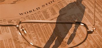 Schatten auf einer Zeitung