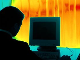 Schatten vor Monitor