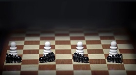 Rassismus Diskriminierung Schach weiß schwarz