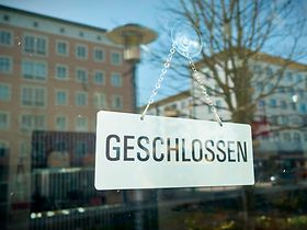 Schild Geschlossen