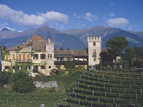 Schloss Rumetz, Meran, Suedtirol, Italien