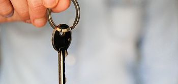 Schlüsselbund in der Hand
