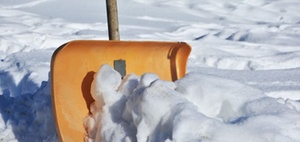 Haftung des Grundstückseigentümers bei Unfall wegen Glätte