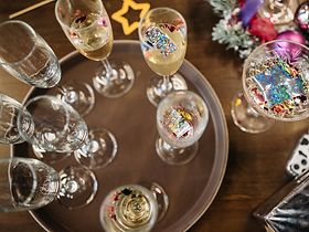 Sekt anstoßen Feier