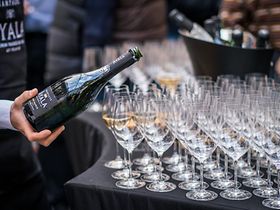 Sekt Feier Party Firmenfeier Jubiläum